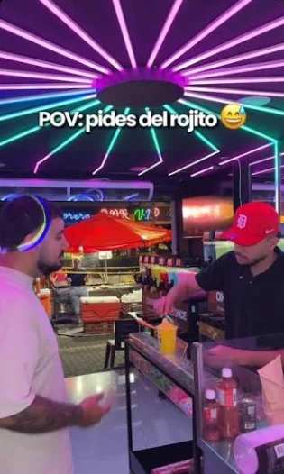 Interior con luces neón